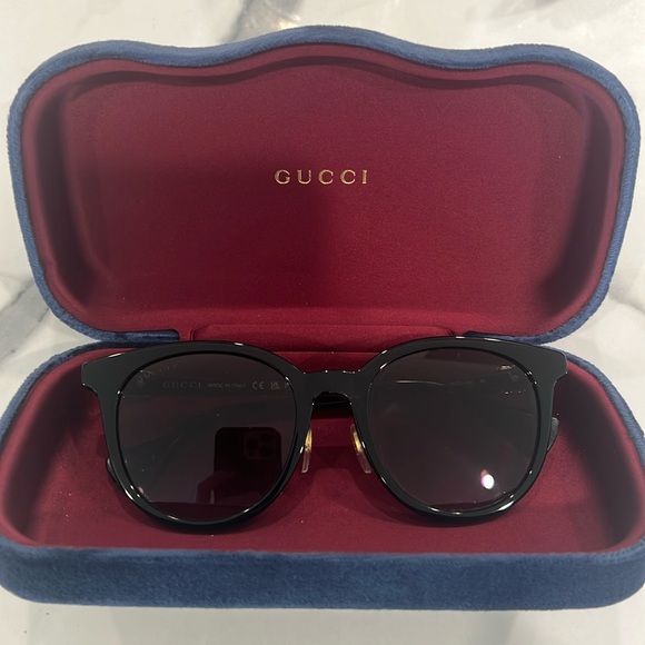 Like new Gucci 54mm gradient polarized cat eye sunglasses with case - Picture 1 of 5